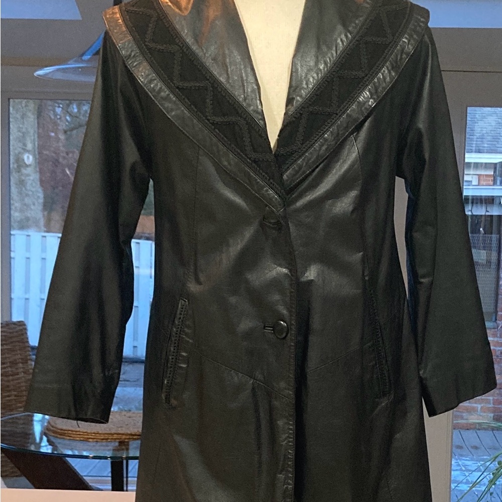 Chic Black Leather Women's Jacket